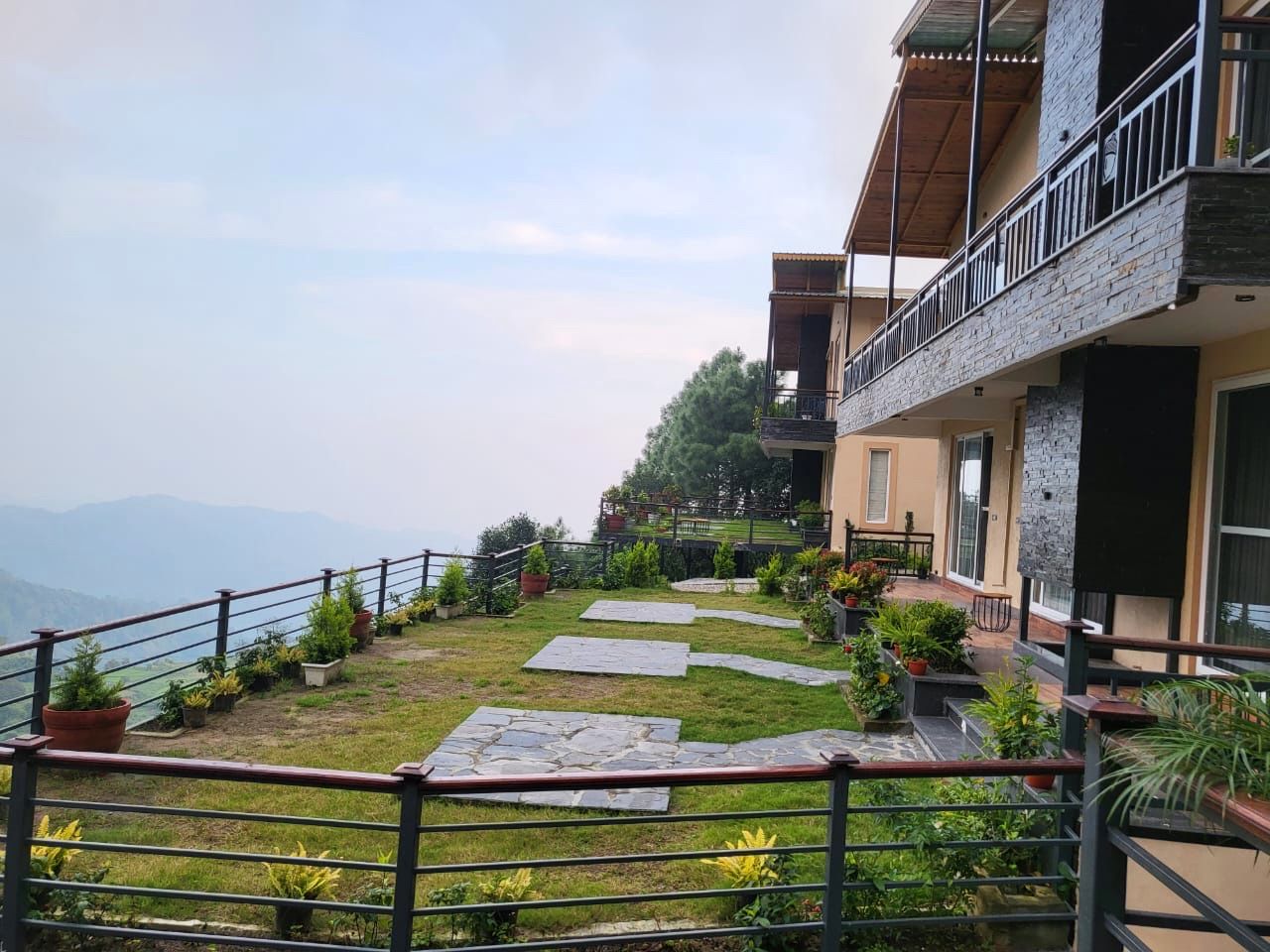 Best Luxury Resorts in Nainital